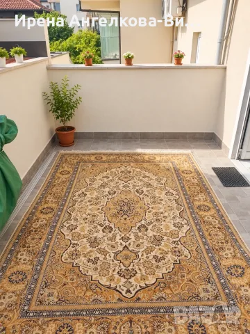 Персийски килим от камилска вълна