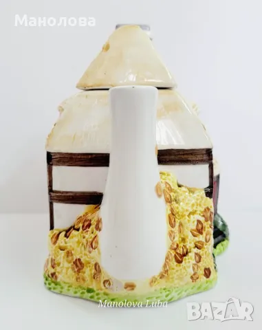 Ръчно рисуван фин керамичен чайник Annie Row, „The Village Autumn Cottage“ ., снимка 3 - Колекции - 50090222