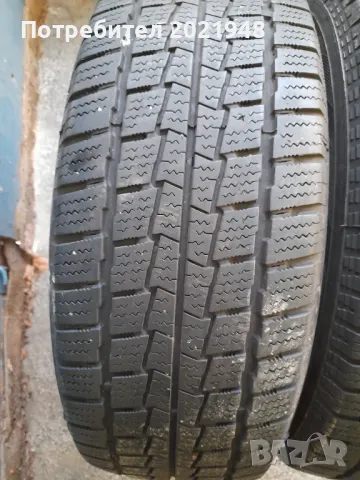 Продава две гуми 215-60-16С, 8 плата, снимка 2 - Гуми и джанти - 48363058