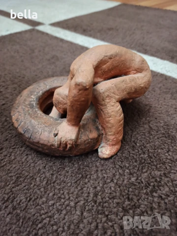 Авторска рядка  пластика на скулптура Продан Проданов от липна колекция не е показвана до сега 