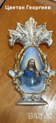 порцеланова католическа ваза