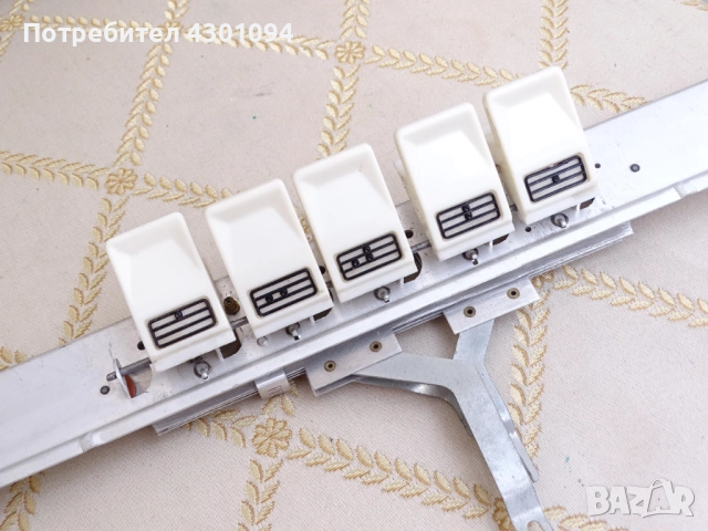 Регистри (бели) за акордеон Велтмайстер Диана 60/80 баса, снимка 2 - Акордеони - 51682453