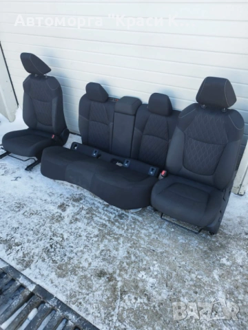 седалки предни и задни с подгрев за тойота Корола седан 2022г