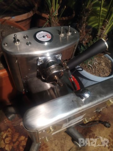 Кафемашина Francis Francis X-1 Inox .Luca Trazzi , снимка 4 - Кафе машини - 44296352