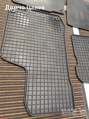 Продавам гумени стелки за Голф 4 , снимка 6 - Аксесоари и консумативи - 52887222