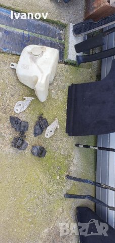 Казанче течност чистачки бмв е36 водачи за броня пластмасов държач предна задна броня , снимка 1