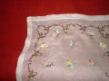 Винтидж ръчно бродирана покривка върху батиста многоцветна бродерия от батиста, снимка 7