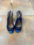 Подарявам - дамски сини лачени обувки на висок ток номер - 35 стелка - 22см. ток - 8см., снимка 1