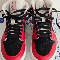 Nike Air Jordan 1 Номер 37.5, снимка 3 - Маратонки - 44307326