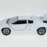 1:34 Метални колички: Lamborghini Countach LP 500 S - Welly, снимка 3 - Колекции - 44601537