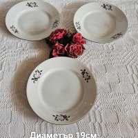 Три порцеланови чинии за допълване, снимка 1 - Чинии - 41769835