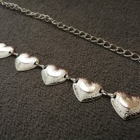 Метален колан бижу верижка с блестящи сърца в сребрист цвят, снимка 5 - Колани - 42178853