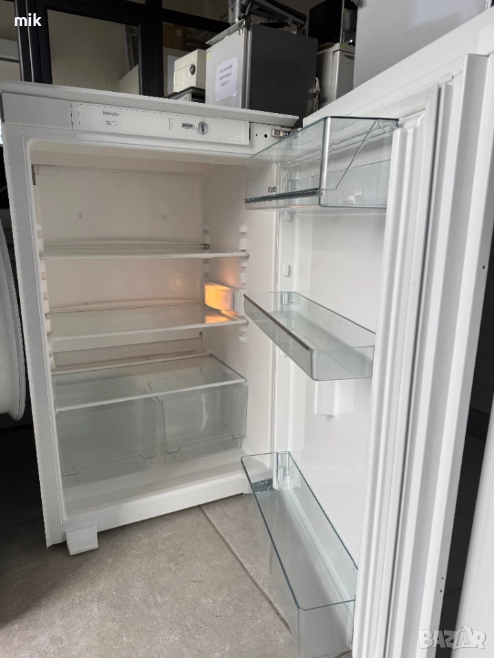 Малък хладилник за вграждане МИеле , снимка 1