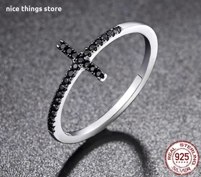 Нежен сребърен пръстен с черни камъни кръст, снимка 1