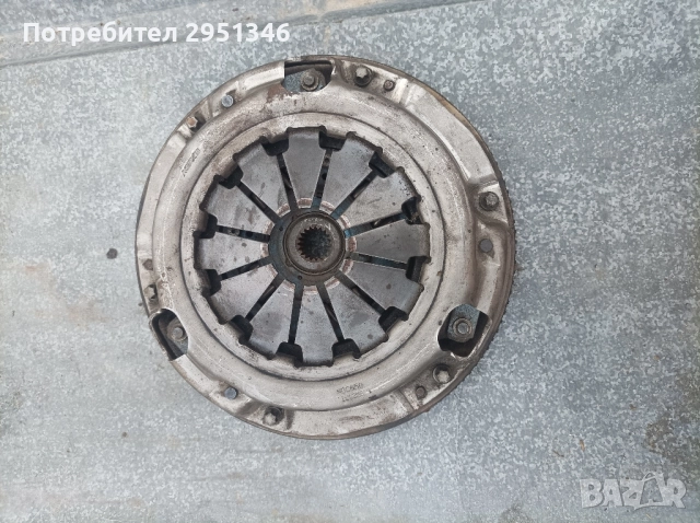 . Маховик и съединител Mitsubishi Space Star Mirage 1.0, снимка 2 - Части - 52487896