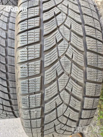 Зимни гуми Goodyear 18 цола 55/255, снимка 3 - Гуми и джанти - 56172207