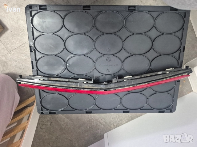 Трети стоп Mercedes w207, снимка 2 - Части - 52369721