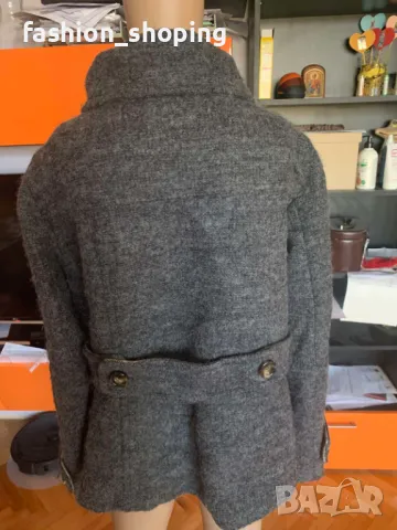Късо пaлто Weekend Max Mara, размер I42(M), снимка 5 - Палта, манта - 47849954