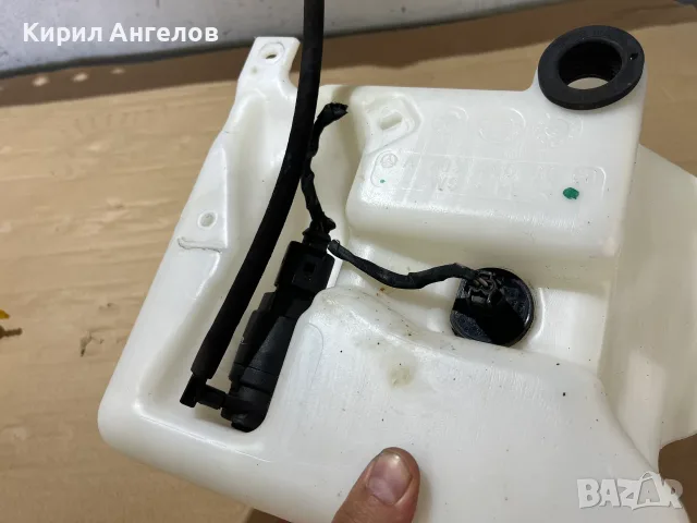 Казанчето на чистачките за Mercedes C-class W203, снимка 3 - Части - 56057552