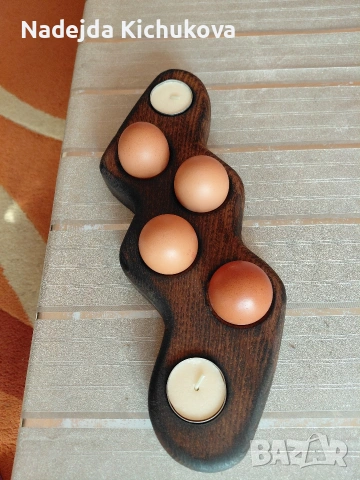 Великденска дъбова поставка за 4 яйца и 2 свещника.Нова.Цена-10 евро., снимка 2 - Декорация за дома - 53833742