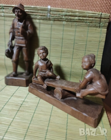 Винтидж, детайлна, немска дърворезба-статуетки