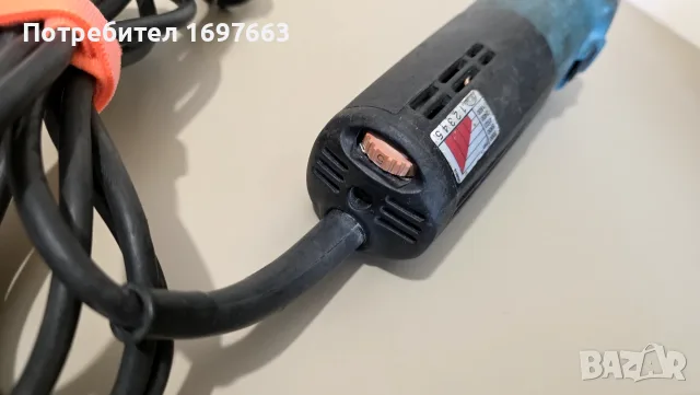 Прав шлайф Makita GD0810C, снимка 3 - Ъглошлайфи - 55942925