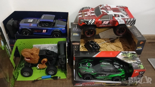 4броя детски коли с дистанционно управление rc джип динозавър състезателна кола бъги звук светлини 1, снимка 2 - Коли, камиони, мотори, писти - 53481562