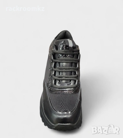 Дамски маратонки с въздушна подметка и модерен дизайн – J25152-1 Black, снимка 3 - Маратонки - 53709886