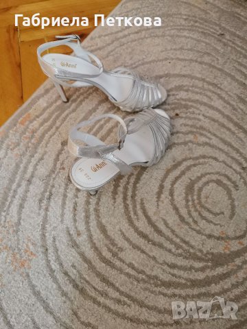 Обувки на GiAnni , снимка 2 - Дамски обувки на ток - 40851850