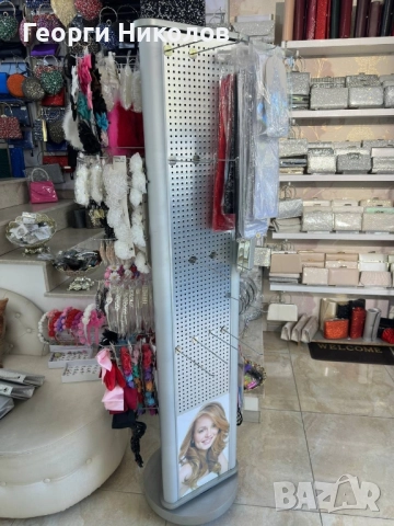 Въртящ се щендер за магазин 