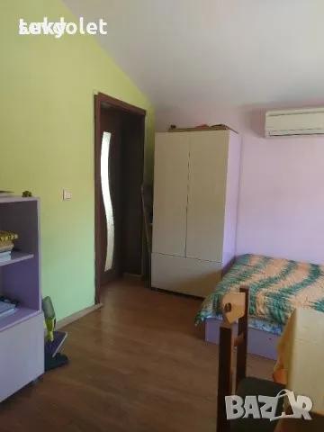 Къща на два етажа.Първият е търговска площ(магазин)-Функциониращ., снимка 13 - Магазини - 49187377