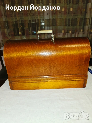 Продавам много запазена   съветска електрическа шевна машина „Класса 2-М” с документи, снимка 5 - Шевни машини - 53100576