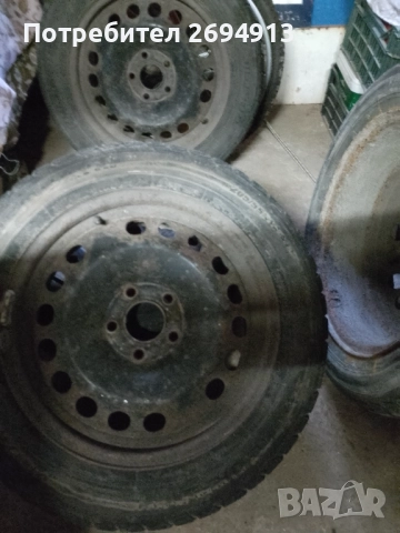 Зимни гуми с джанти и тасове - 205, снимка 2 - Гуми и джанти - 52201202