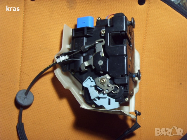 VW Голф 5 стъкло предна и задна лява врата , снимка 16 - Части - 50316536