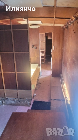 Продавам 12 метра английска каравана в добро въшно състояние", снимка 18 - Каравани и кемпери - 53377352