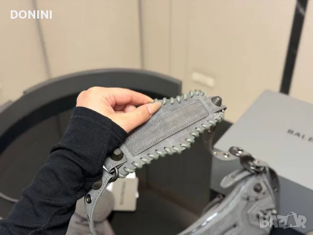 Balenciaga Дамска чанта, кожа, снимка 9 - Чанти - 56080043