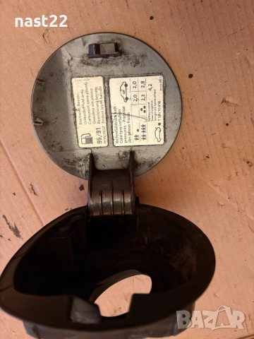 Външна капачка за резервоар VW Golf 5/Фолксваген Голф 5, снимка 2 - Части - 53526396