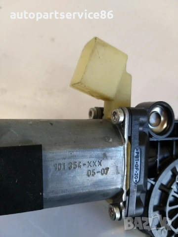 Мотор за преден десен прозорец за врата за Volvo S60 D5 (2007) 0130821761, снимка 2 - Части - 53751771