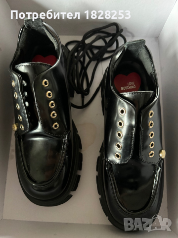 Обувки Moschino, снимка 3 - Дамски ежедневни обувки - 44838796