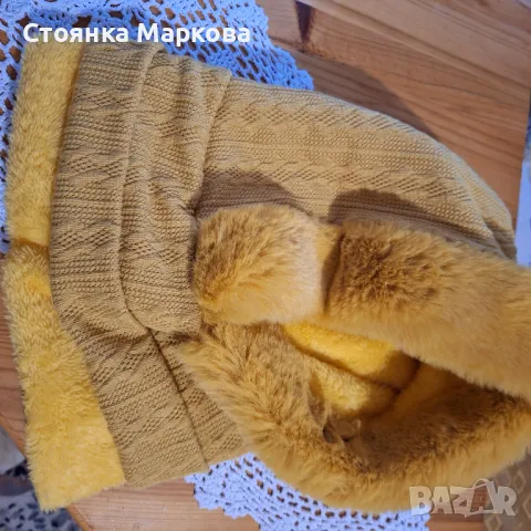 Нова патешко жълта шал-шапка, снимка 3 - Шапки - 47749710