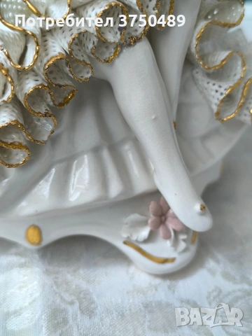 Фигурка на дама с разкошна рокля , снимка 7 - Колекции - 53669575