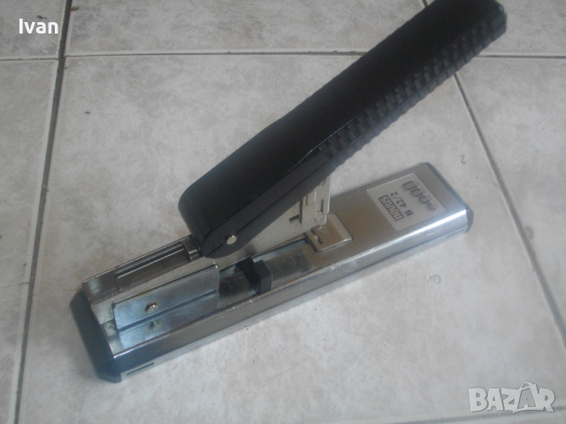 NOVUS Старо Качество Ръчен Телбод Такер За Скоби 3мм/5мм/7мм/10мм-НОВ-Професионален-Иноксов-Отличен, снимка 16 - Други инструменти - 44819631