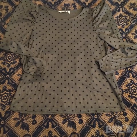 Красива маркова блуза , снимка 1 - Блузи с дълъг ръкав и пуловери - 42055093