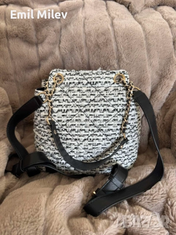 Дамска раница Guess, снимка 4 - Чанти - 52101098