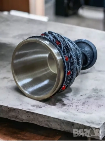 Чаша за вино, изработена от полирезин и метал, снимка 3 - Други ценни предмети - 53717481