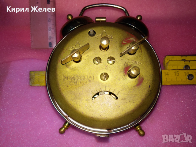 SHANGHAI CHINA Стар РЯДЪК КОЛЕКЦИОНЕРСКИ РЕТРО МЕХАНИЧЕН КИТАЙСКИ БУДИЛНИК ШАНХАЙ 30516, снимка 2 - Антикварни и старинни предмети - 44549024