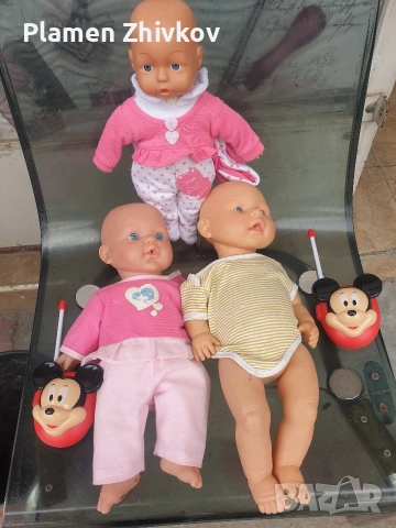 три стари кукли , няколко комплекта дрешки и комплект Мики Маус бейби център, снимка 5 - Колекции - 53496896