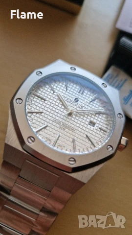 Чисто Нов Sapphero Royal Oak мъжки водоустойчив изчистен и стилен часовник, снимка 2 - Мъжки - 51239157