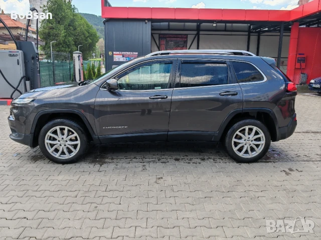 Jeep Cherokee 2.2 Limited, снимка 4 - Автомобили и джипове - 49034656