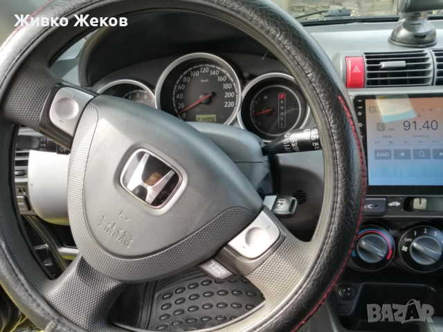 Honda Jazz 2004 Автоматик – Напълно обслужена, готова за новия си собственик!, снимка 16 - Автомобили и джипове - 52671368